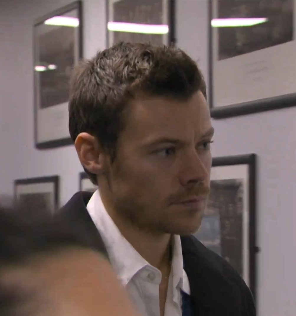 Vaaan____'s tweet photo. MEU SENHOR AMADO!!! 🗣️🗣️🗣️
Esse cabelo tá lindo demais, ele tá ainda mais gostoso e eu ainda mais enlouquecida por ele. SOCORROOOO!!!!
Te amo, Harry Styles. Nunca critiquei seu corte de cabelo. https://t.co/eofASB6iN0