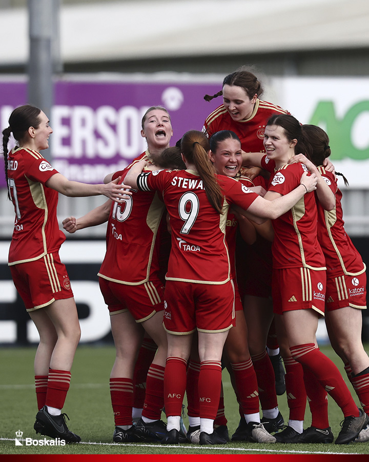 AberdeenWomen's tweet photo. It is all over at the Balmoral Stadium where a second half fight back means we come from 1-3 behind to win 4-3 and take all three points courtesy of a 93rd minute winner from Eilidh Shore!! 

🔴 COME ON YOU REDS!!

FT🔴 4-3 🟢 | #StandFree https://t.co/wTbEQhREBG