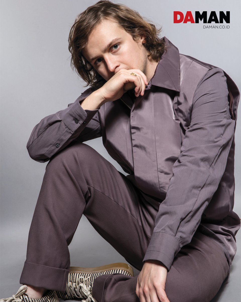 DAMAN_Magazine's tweet photo. Happy Birthday Logan Miller! #SoFarBehindSunday
To celebrate the huge day, let us take you back to our exclusive feature where the actor shares about his career.
Read more https://t.co/FY4IUplm3L https://t.co/7ZVneKyWsk