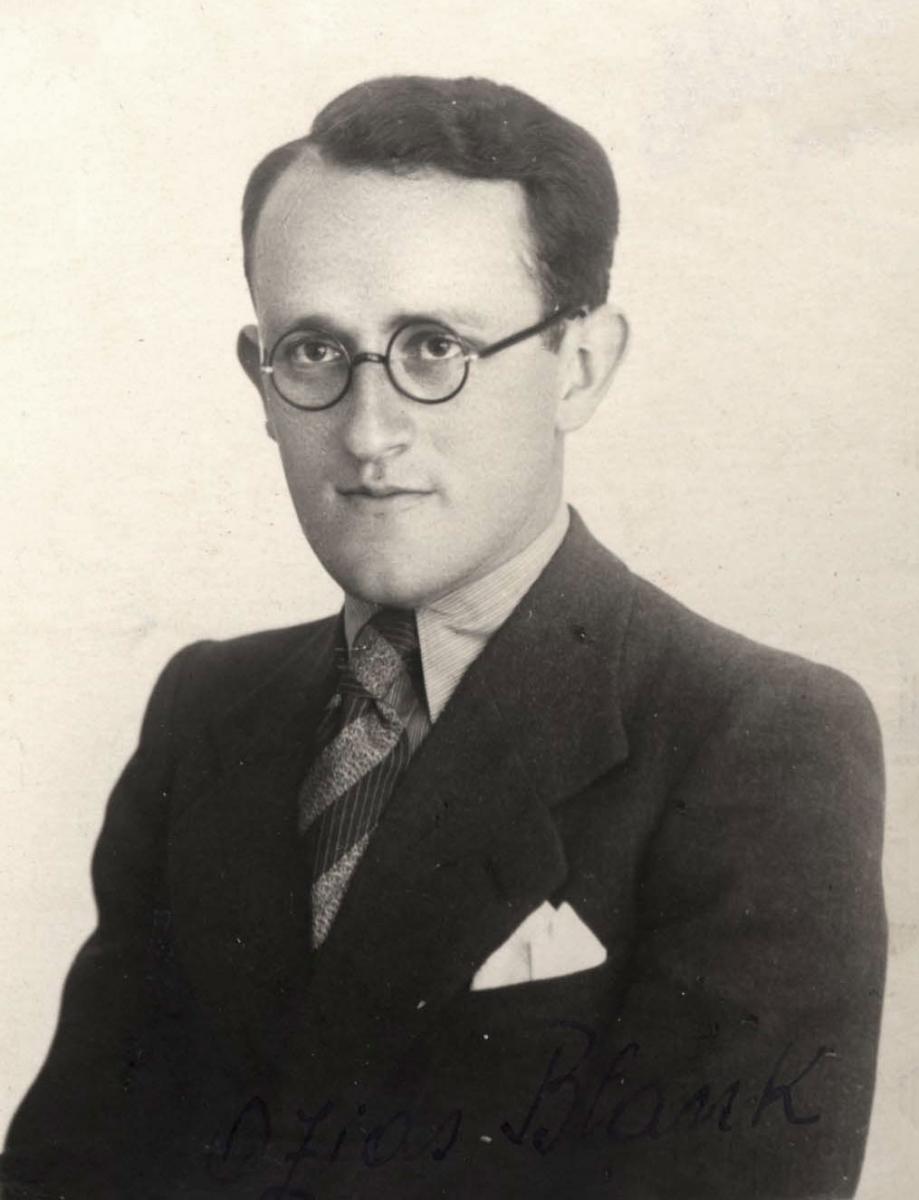 yadvashem's tweet photo. "I… think about you all the time, and impatiently await the day when we can be reunited. I hope that day won't take long coming."
Ozias Blank wrote this postcard #OTD 18 February 1942 aboard the #Struma
One week later, the ship was sunk in the Black Sea
https://t.co/THZTSZgPWB https://t.co/oixvGM2so6