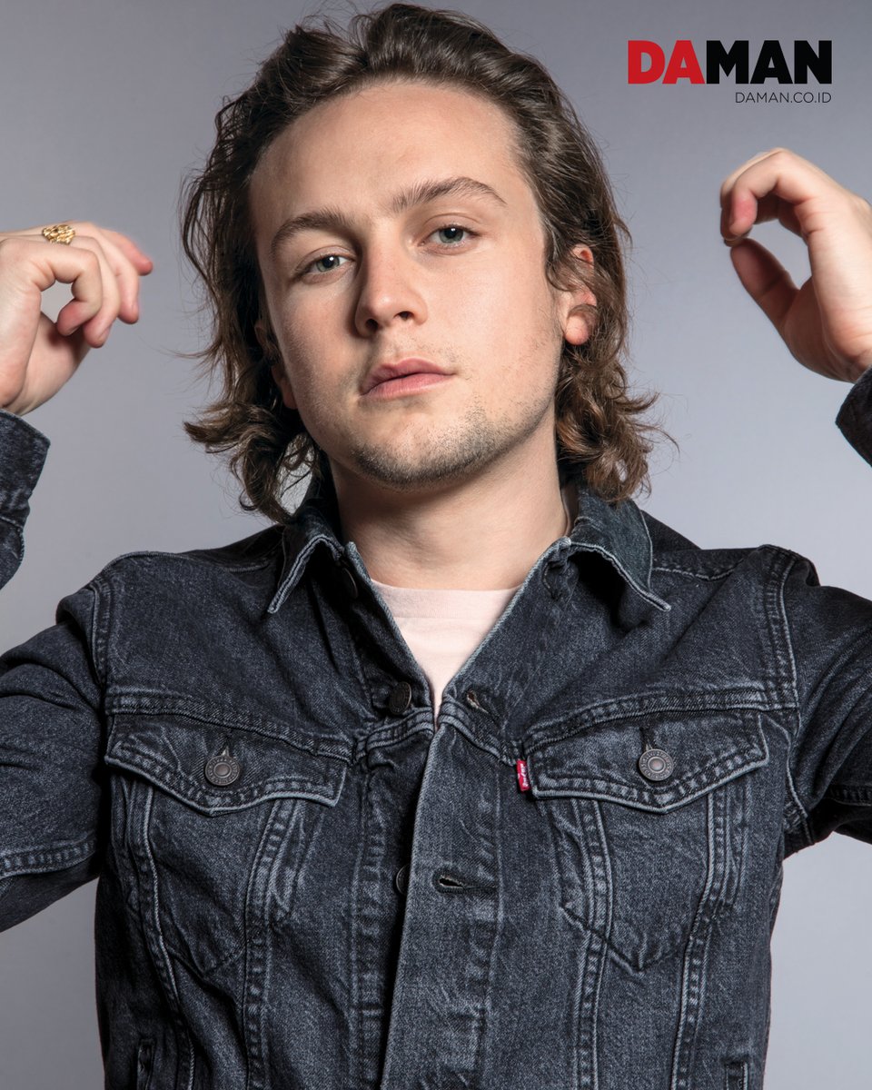 DAMAN_Magazine's tweet photo. Happy Birthday Logan Miller! #SoFarBehindSunday
To celebrate the huge day, let us take you back to our exclusive feature where the actor shares about his career.
Read more https://t.co/FY4IUplm3L https://t.co/7ZVneKyWsk