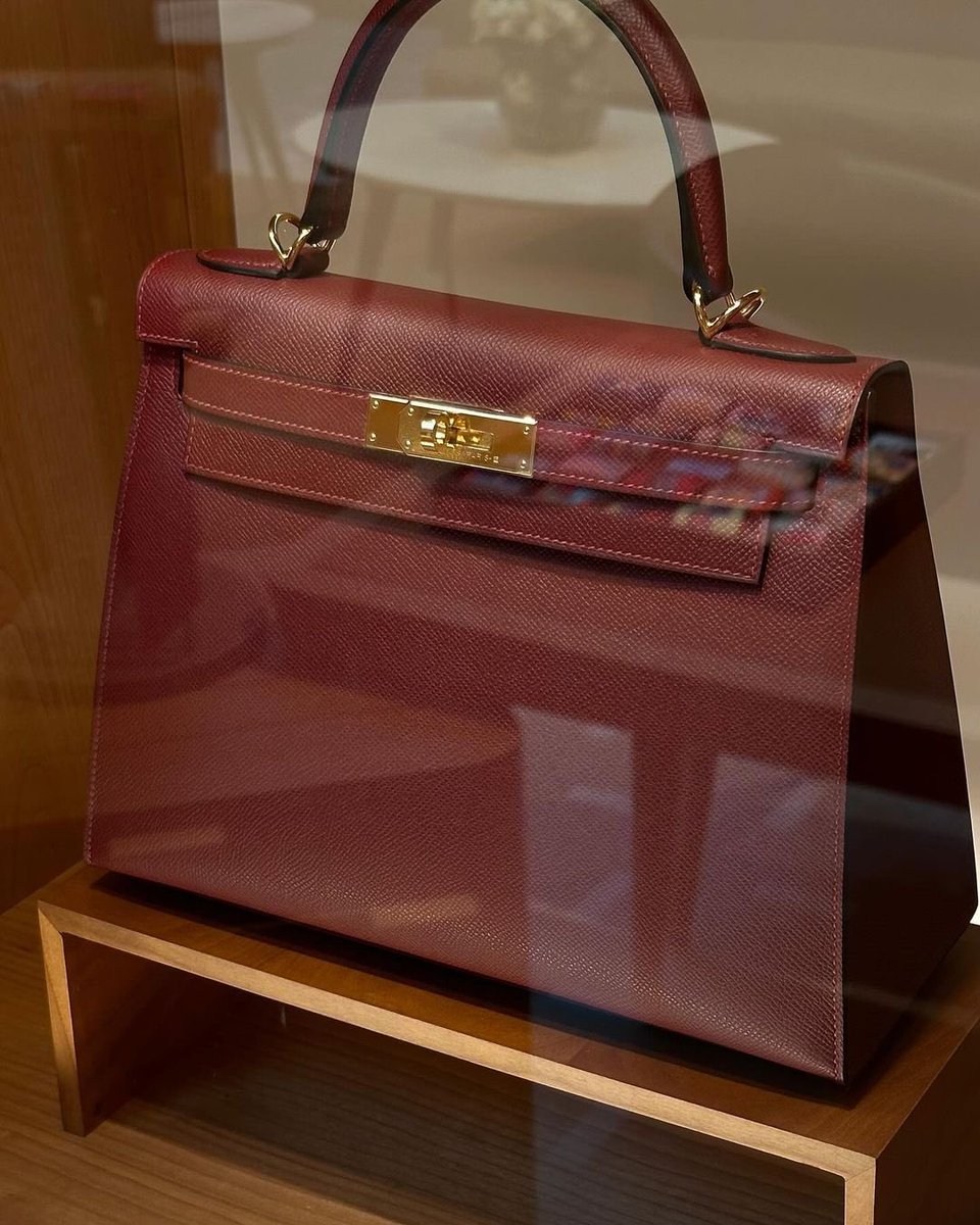 styleinour's tweet photo. Hermes Burgundy Bags 🍒 https://t.co/cW36chnzHX