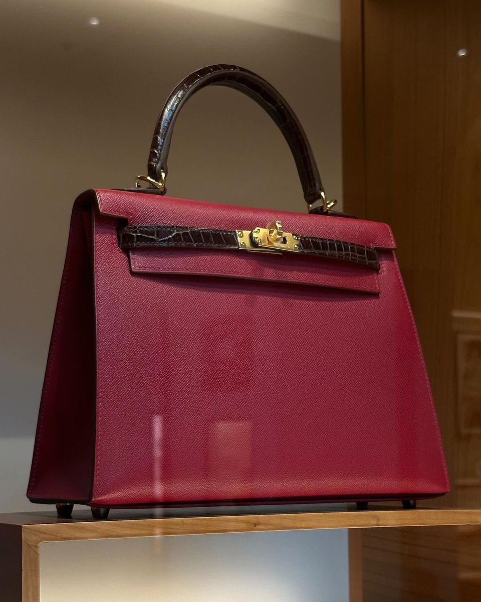 styleinour's tweet photo. Hermes Burgundy Bags 🍒 https://t.co/cW36chnzHX