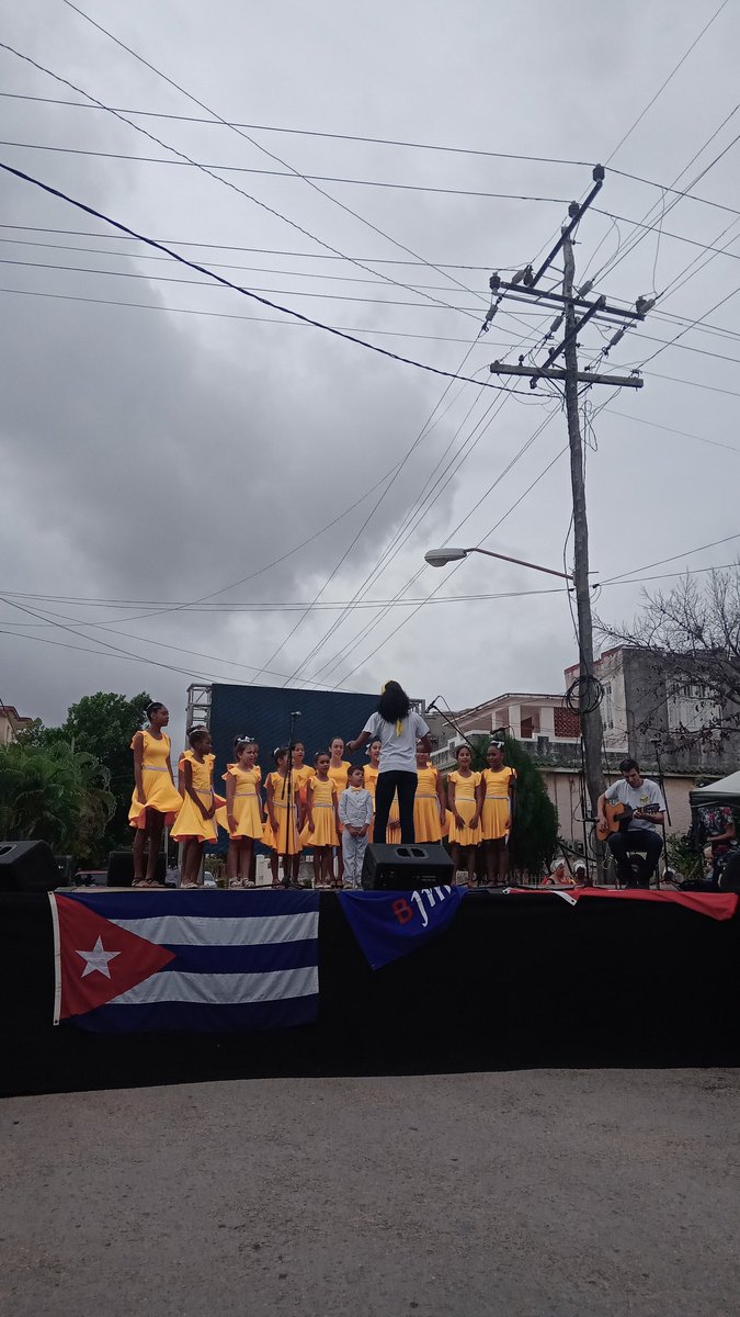 YanetHzP's tweet photo. Feliz día a todos los Instructores de Arte, de forma especial a los de #LaHabanaDeTodos,  que hacen del arte y la cultura un verdadero patrimonio del pueblo. 🇨🇺🎨🎭🎼
#CubaEsCultura
#FidelPorSiempre https://t.co/ZhvOXVL1zo