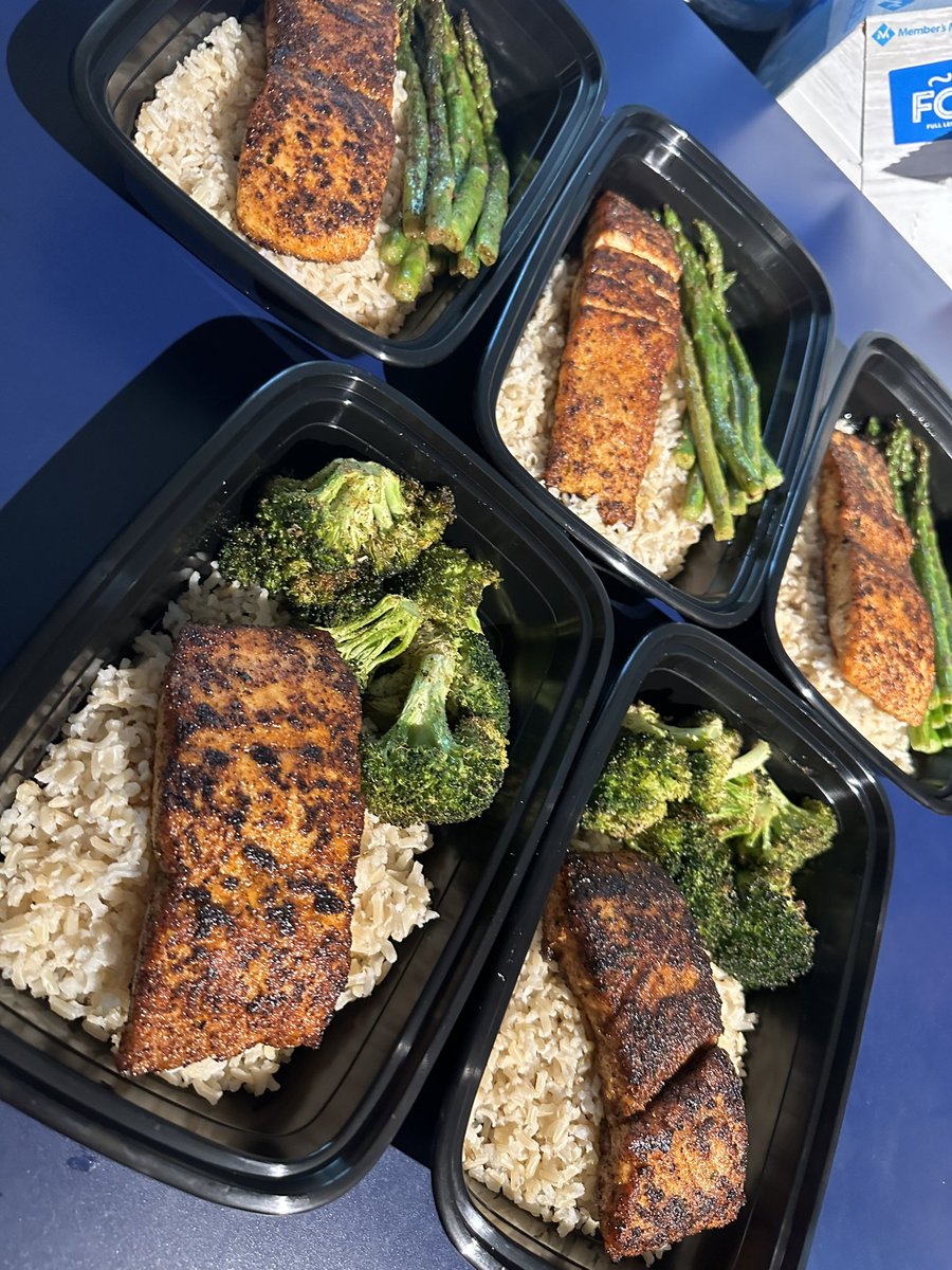 D_Owenss's tweet photo. New client alert!!! Meal prep is available weekly upon request. Feel free to reach out for your quote!! Tell a friend to tell a friend 👨🏽‍🍳 https://t.co/JPUCQmax4S