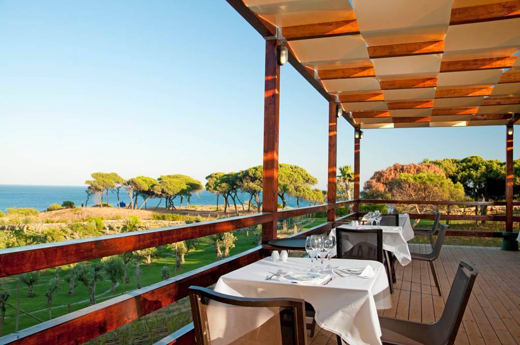 🚨 MARCH &amp; APRIL 2024 | Stay at Sao Rafael Suites 5*🏌️‍♂️🇵🇹

View &amp; Enquire offers now: bit.ly/3vHiCxg

MARCH OFFER ➡️: 3 nights All Inclusive, 2 rounds >> £275pp
APRIL OFFER ➡️: 3 Nights All Inclusive, 2 Rounds >> £295pp

☎️ Call us for free on 0800 233 5844

 #GolfDeals