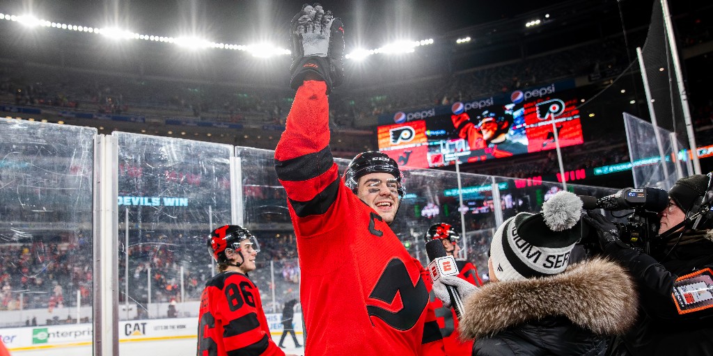 NJDevils's tweet photo. So last night wasn't a dream?

#NJDevils | #StadiumSeries https://t.co/8LLLhyT8Hv
