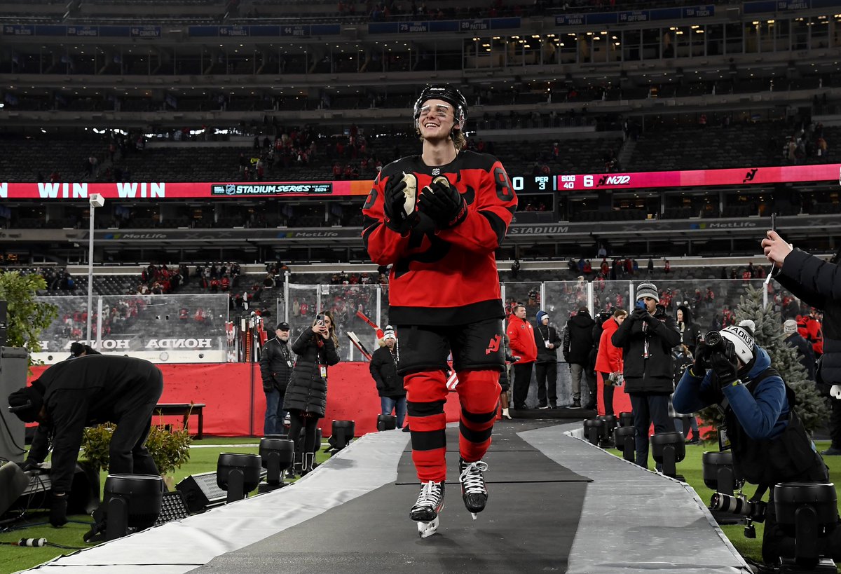 NJDevils's tweet photo. So last night wasn't a dream?

#NJDevils | #StadiumSeries https://t.co/8LLLhyT8Hv