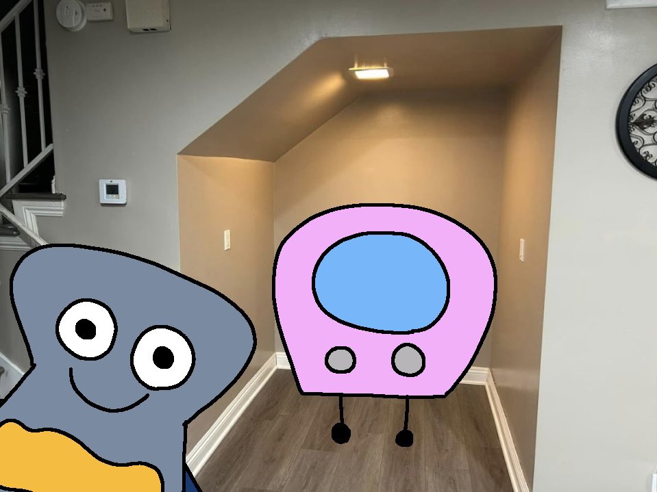 FridgeisCewl's tweet image. It’s a perfect place to put a car #objectkerfuffle @ZombieTurtle17