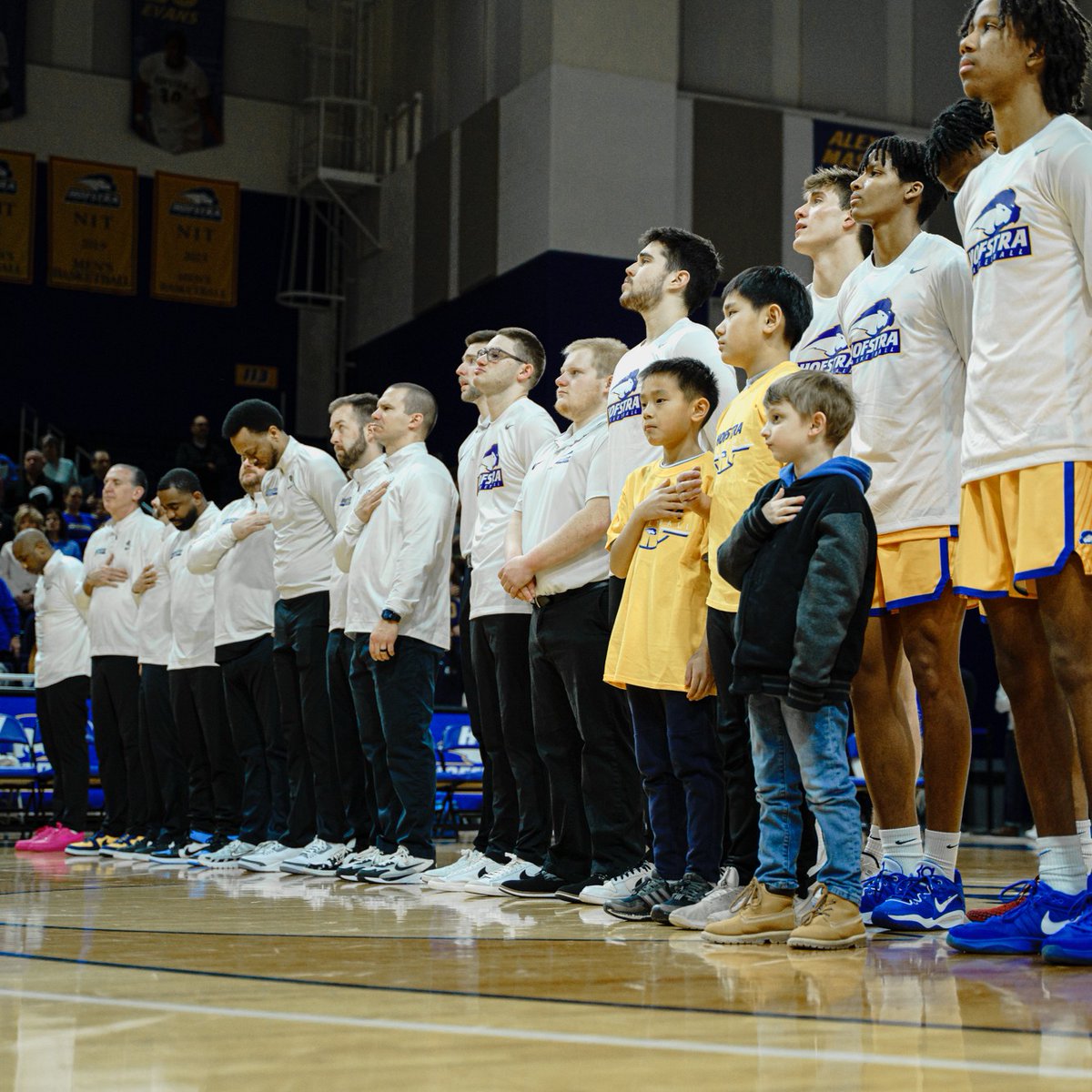 HofstraMBB tweet picture