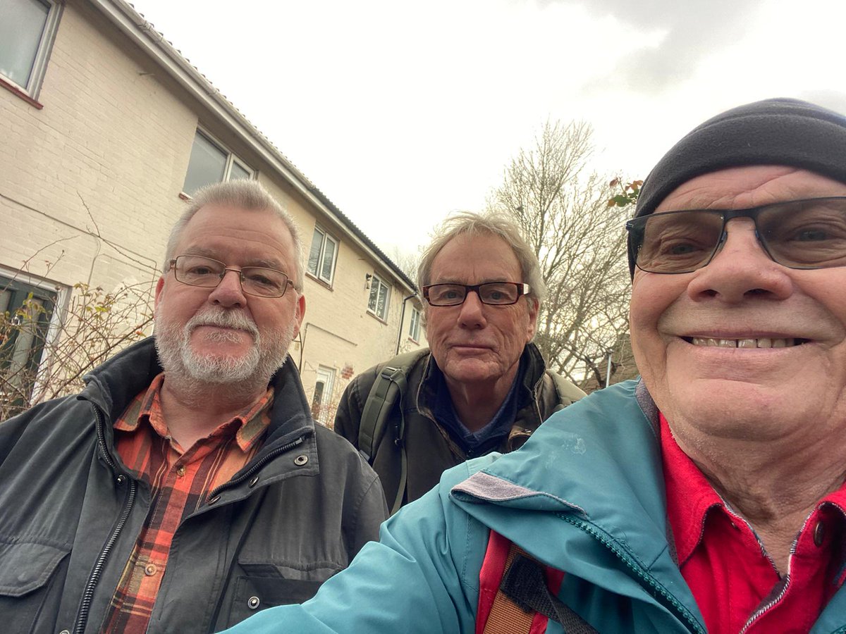 CambridgeLabour's tweet photo. Cambridge Labour was out this weekend chatting to residents despite the rain!🌹 https://t.co/ohzv5Vn79n