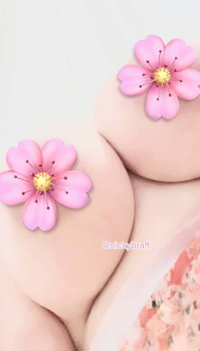 Nickybraff's tweet photo. quieres ver estos pezones rosas sin censura? si llega a 100 RT cumplo💕 https://t.co/leczLqVtKn