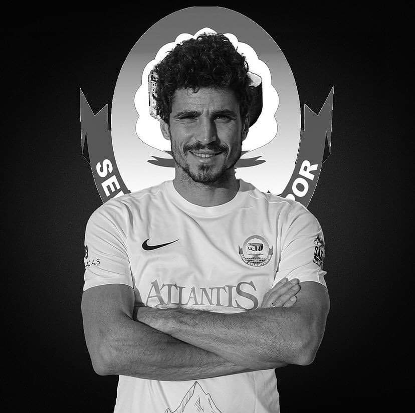 Alanya1221's tweet photo. TFF 2. Lig Beyaz Grup ekiplerinden Serik Belediyespor’da forma giyen Mümin Talip Pazarlı yakalandığı amansız bir hastalığa yenik düşerek vefat etmiştir. Merhum’a Allah’tan rahmet, Ailesine ve Serik Belediyespor camiasına başsağlığı dileriz. https://t.co/AQQE8cUKzl