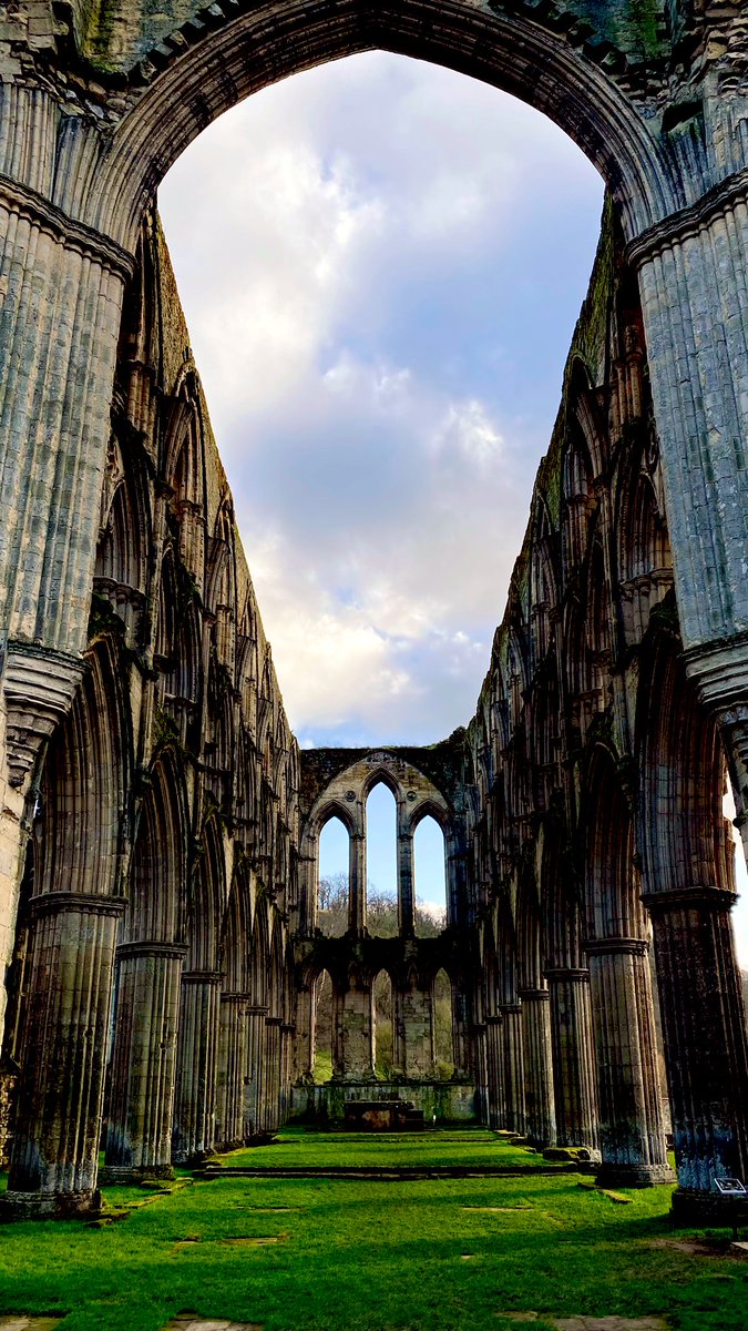 _davelee's tweet image. Good walk from Helmsley to Rievaulx Abbey, the first Cistercian abbey in the North of England…apparently. #brokenbits #yorkshire
