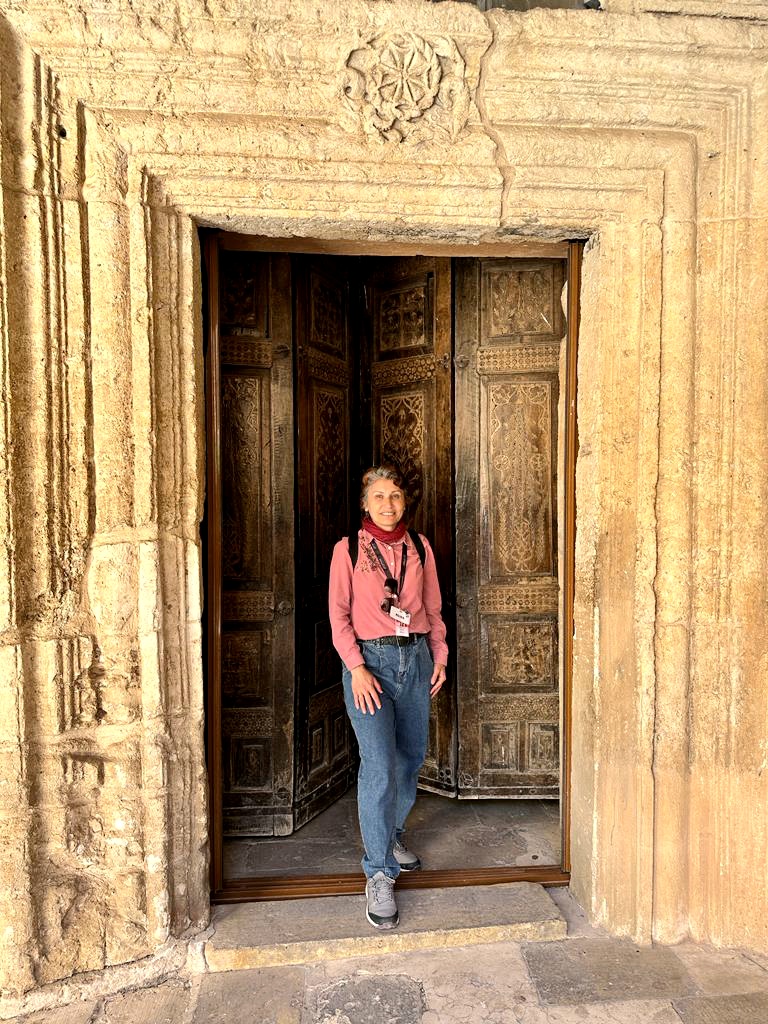 Öğrenme ve öğretme aşkıyla yaşayan insanlarız. Yeşil Pasaport ile ödüllendirileceği, Dünya'nın her tarafına rahatca turist götürüp ufukların açılmasına vesile olması sağlanacağı yerde cezalandırılıyor bu mesleğin neferleri. Bilgi bu kadar mı değersiz oldu? #rehbersizturolmaz