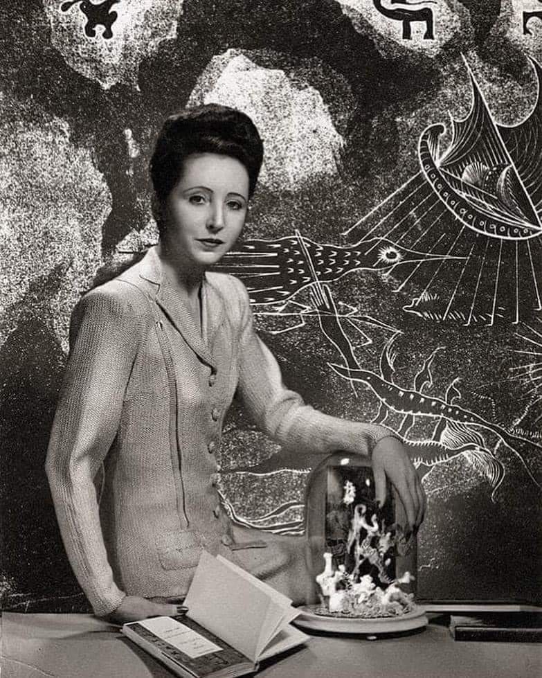 "My mission, should I choose to accept it, is to find peace with exactly who and what I am. To take pride in my thoughts, my appearance, my talents, my flaws and to stop this incessant worrying that I can’t be loved as I am."

-Anaïs Nin