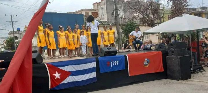 <a href="/YanetHzP/">Yanet Hernández Pérez</a> Desde el municipio #Playa, en #LaHabanaDeTodos celebrando el Día Nacional de los Instructores de Arte. 

Felicidades!!!