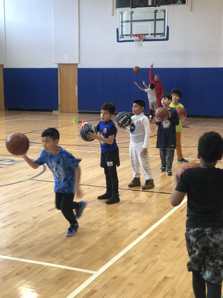 BeyondTheGameC1's tweet image. My BTGC 3rd-4th graders gearing up yesterday with their training for our March Madness that starts on Saturday March 2nd and every Saturday to March 23rd. 
#back2basic
#basketballtraining
#youthdevelopment
beyondthegameconnection.com