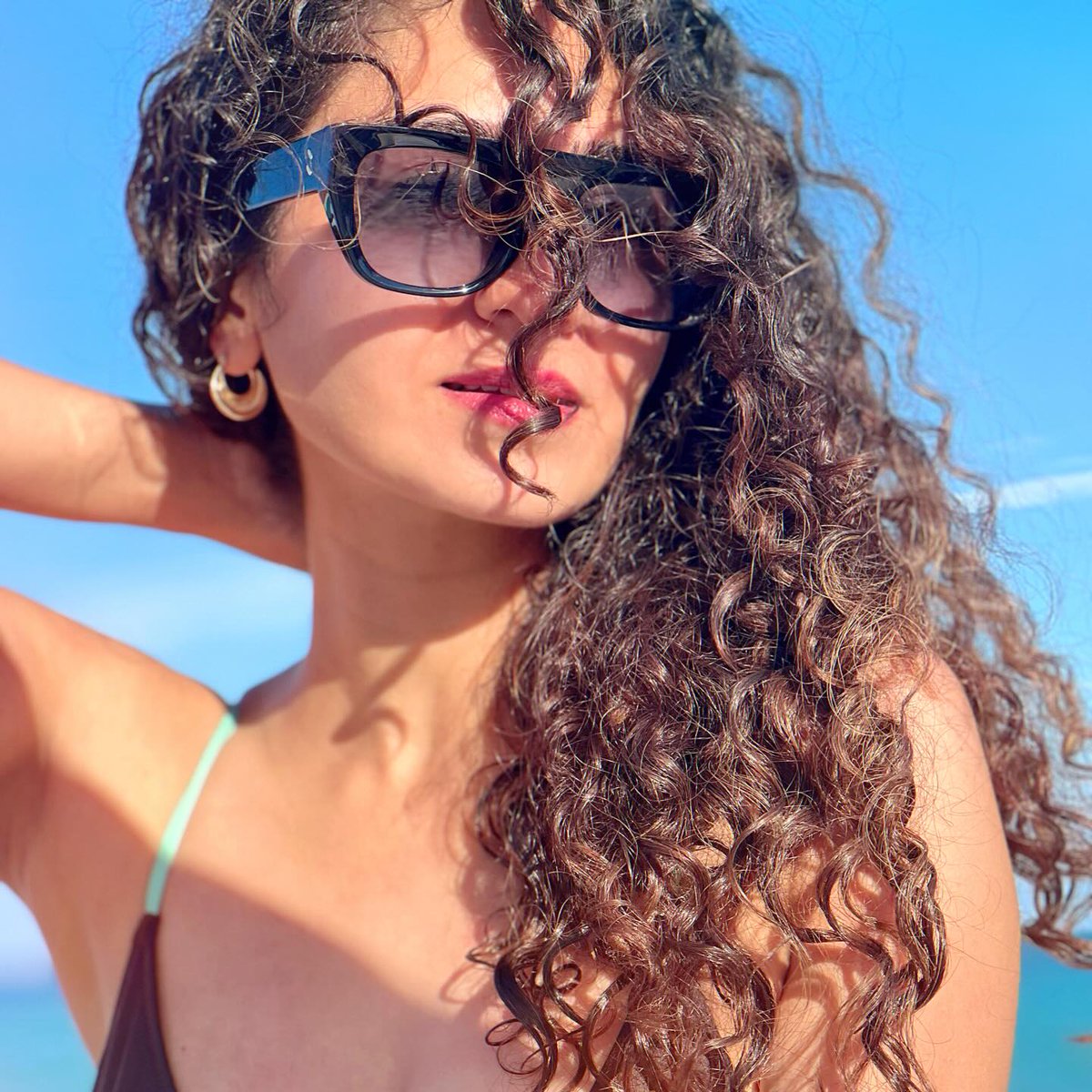 #HajraYamin in her pretty beach look!