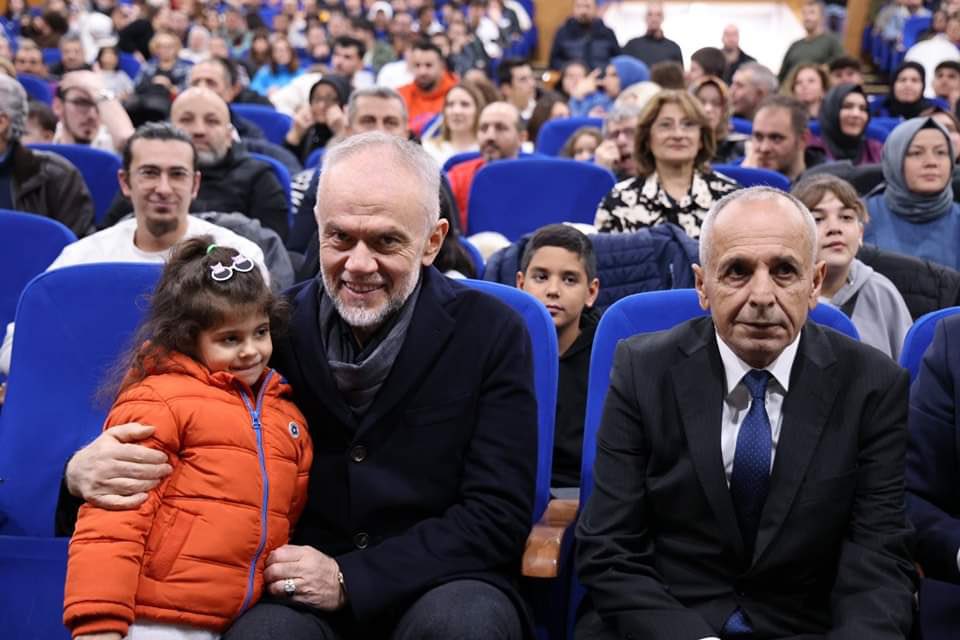 cekisensk's tweet photo. Bugün sinema etkinliğimizi işitme engelli Ailemiz ile birlikte gerçekleştirdik. 

Bizi yalnız bırakmayan Belediye Başkanım sn Ahmet Poyraz beye ve kıymetli misafirlerimize yürekten teşekkür ediyoruz. @AhmettPoyraz https://t.co/ixIQYY7h7P