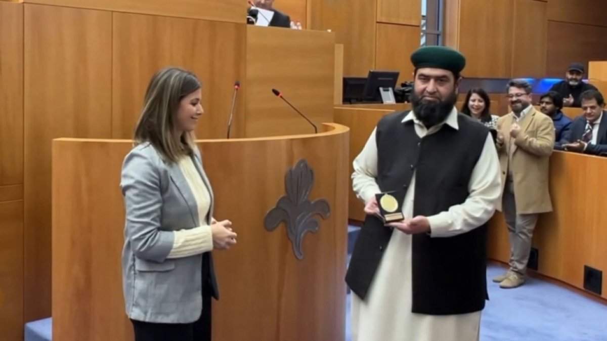 marokko's tweet image. Koranrecitatie in Brussels Parlement stuit op verzet dlvr.it/T2w7vd #belgië #brussel #brusselsparlement #koran #recitatie