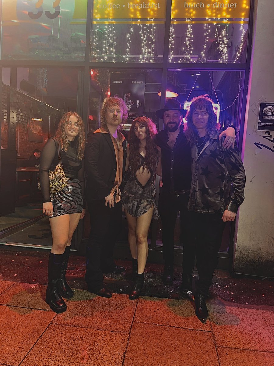 Wow Manchester! 🤩 We are still on a high from @33oldhamstreet.
Big shouts to the @xfirelive team and @the_bad_wires_band for smashing it 💥 and to all you lot for being the best audience ever! Big love always #ps #manchester #33oldhamstreet