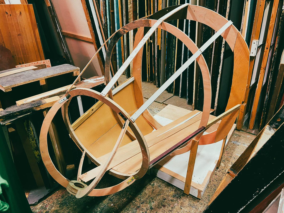 chrisfilmandart's tweet image. Mock-up Heinkel 111 cockpit section, which I helped design and build for the stage adaptation of #TheMachineGunners

Based on original dimensions, then scaled back slightly to fit the stage, it was three/four months work. 

#SetDesign #SetBuild