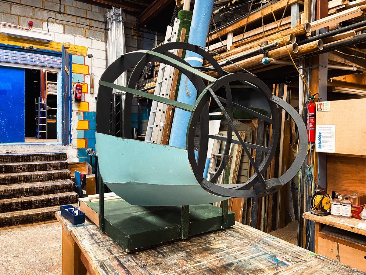 chrisfilmandart's tweet image. Mock-up Heinkel 111 cockpit section, which I helped design and build for the stage adaptation of #TheMachineGunners

Based on original dimensions, then scaled back slightly to fit the stage, it was three/four months work. 

#SetDesign #SetBuild