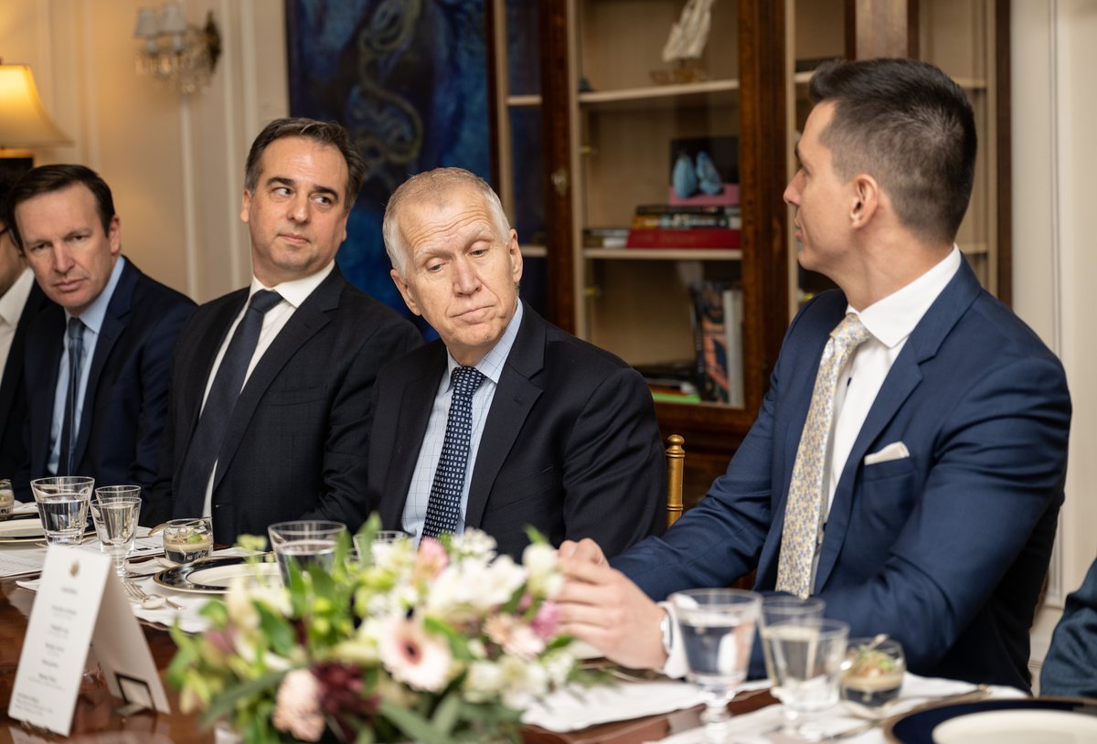 USAmbHungary's tweet image. Important discussion between a bipartisan group of senior U.S. senators and a cross-section of Hungarian civil society organizations and experts.