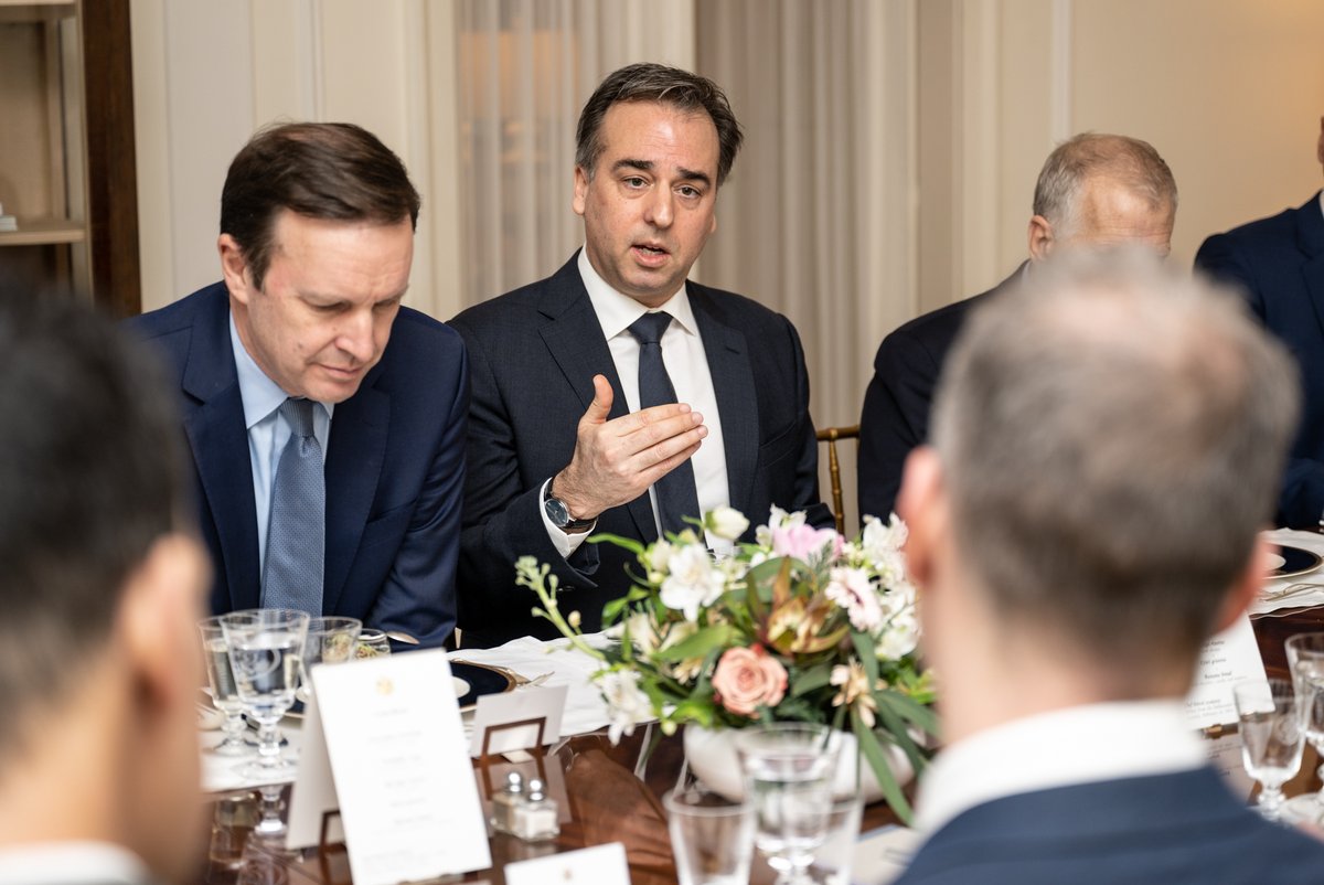 USAmbHungary's tweet image. Important discussion between a bipartisan group of senior U.S. senators and a cross-section of Hungarian civil society organizations and experts.