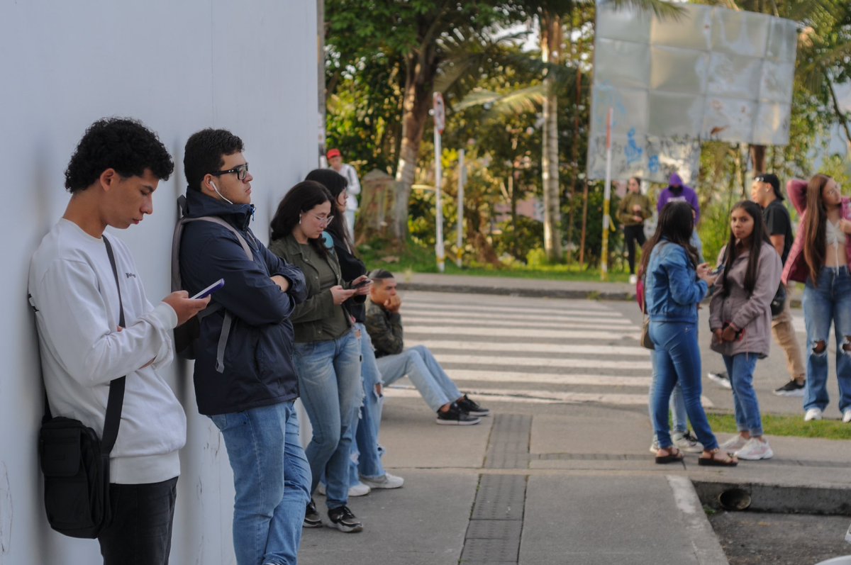 SedeManUNAL's tweet photo. #ExperienciasUNAL | 274 aspirantes a los nuevos programas de la Sede, presentaron hoy su Examen de Admisión, cada carrera contará con 45 cupos disponibles; la convocatoria citó a 62 jóvenes para el programa de Estadística, y 212 para el programa de Ingeniería Biológica. https://t.co/ZRbEdTn9QT
