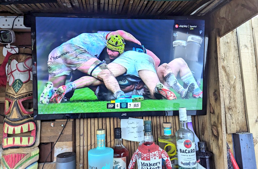 jayclark0106's tweet photo. The #MagicHat doing Magic stuff #Beast #Bruva @Deavessss @ospreys live at the #TikiTiki 🦡🦡🦡 https://t.co/bYCXUqJSvb