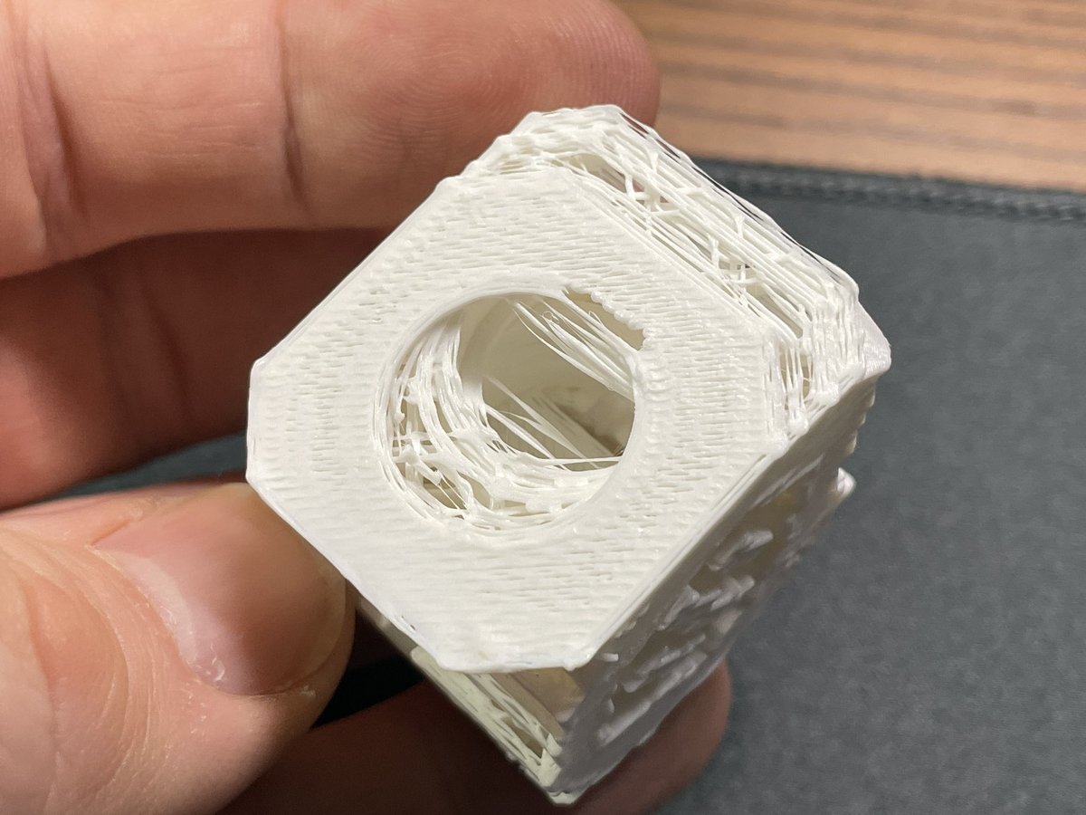 valerijmedvid's tweet photo. První tisk!!!!! 😂😂😂
#Ender #Voron #SwitchWire #EnderWire #Dnes3Dtisknu https://t.co/enxDK6Mdqb