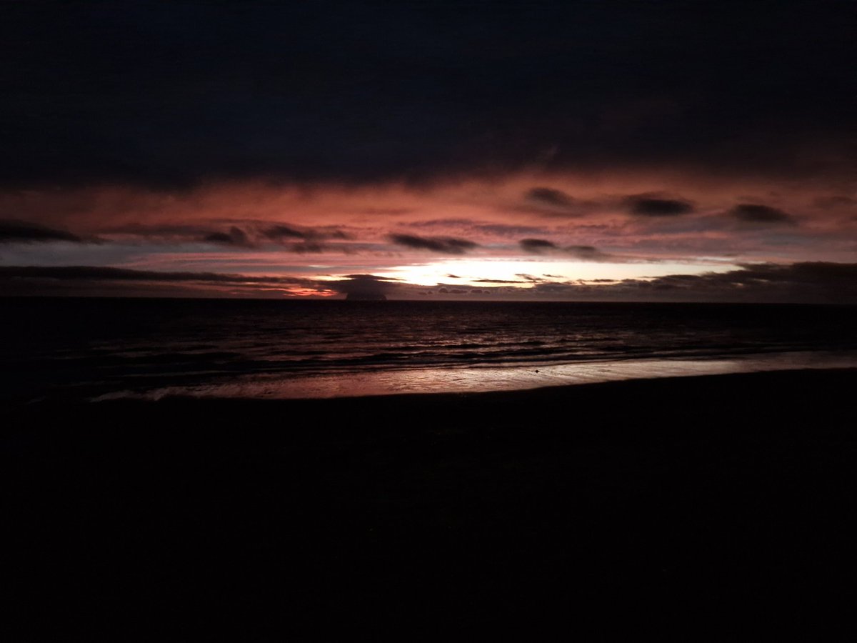 GYT_Lucy's tweet photo. The lighter nights are on their way π Really positive #DetachedYW session last night alongside @GYT_Erin - discussions included Life Skills, The Future and, of course, Football β½οΈ #HonoraryFootballAunties #SaturdayNightYouthWork https://t.co/u3b1W7cujL