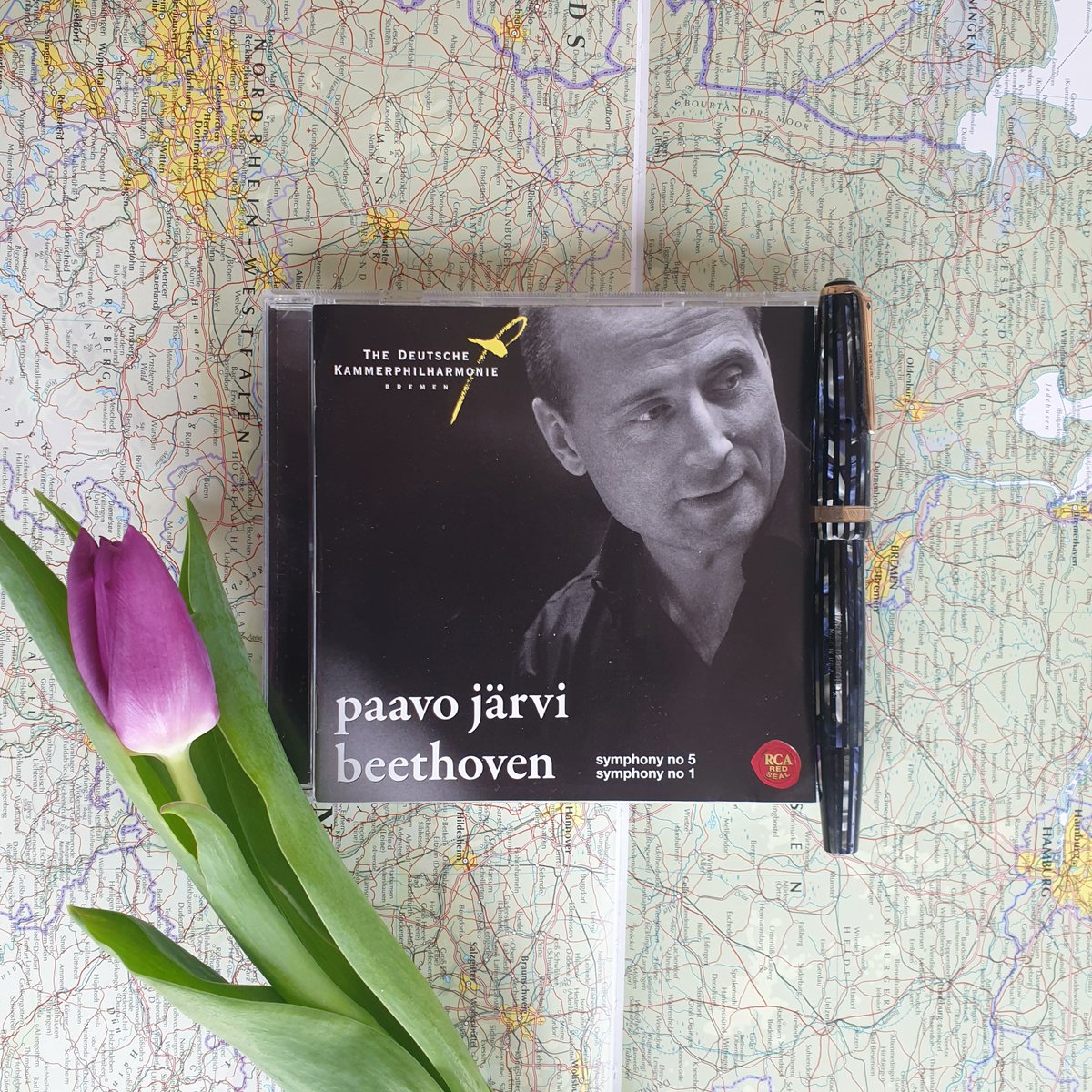 #morninglistening to @paavo_jarvi's LvBeethoven Symphony No.1 w/@DKAMbremen, part of one of the best cycles of the last 5 decades. Amazon: amzn.to/48lmIJ2