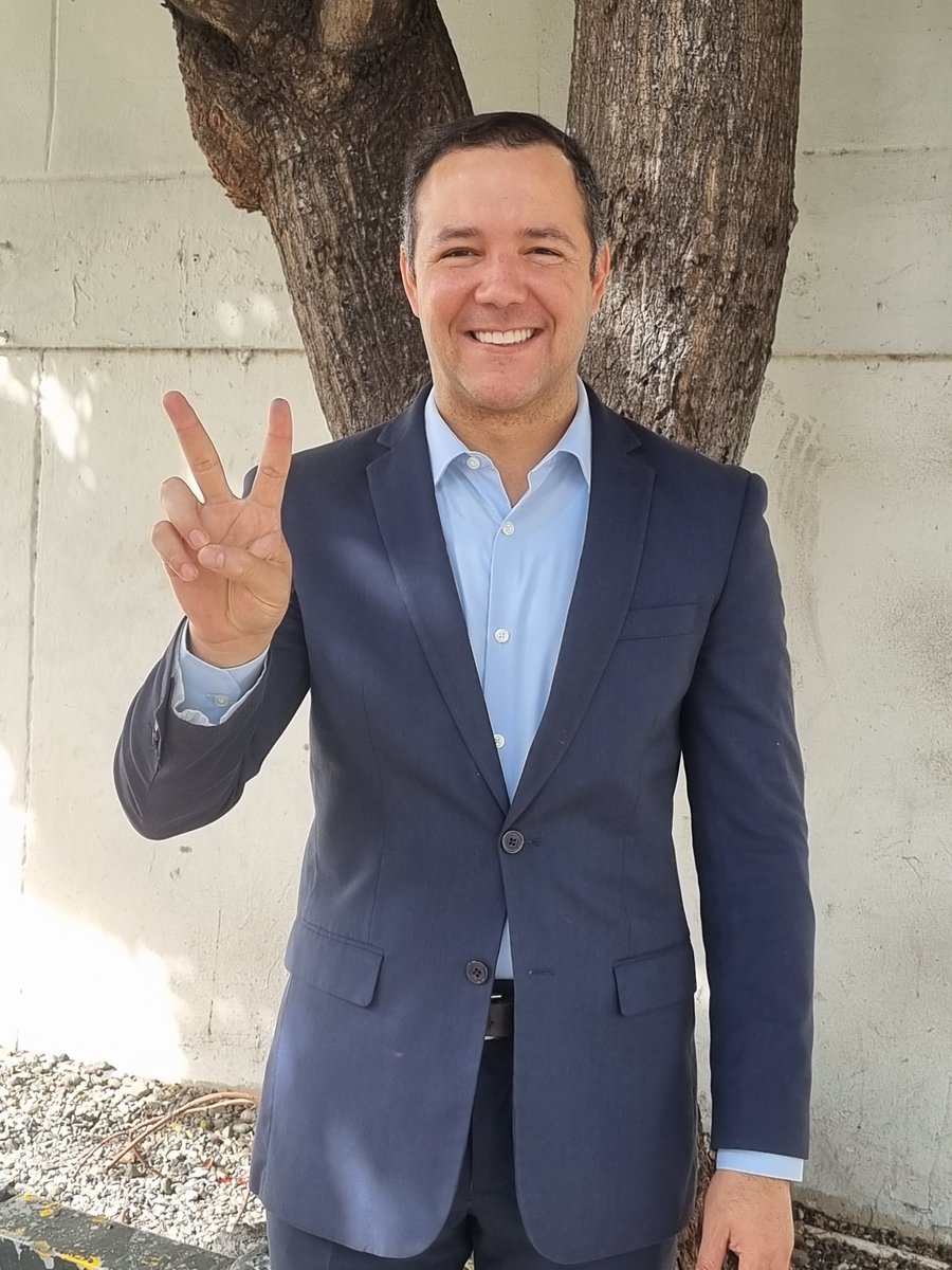 Hoy habla el pueblo, con su voto. 

Vota, el proceso es rápido y organizado. Yo ya cumplí con el sagrado deber de votar, solo fueron 10 minutos. En orden y con seguridad.

#EleccionesMunicipalesRD2024
#DiluvioDeVotosMorados