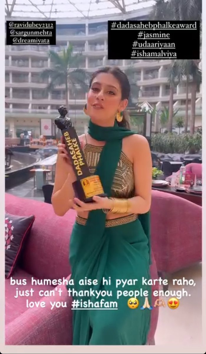 Finally usse ab sab mil rha ha jo woh deserve kerti  
she aced the character of jesmine  she owned the whole show with her brilliant acting 
Many more to come ❤❤❤❤
#IshaMalviya #ishafam