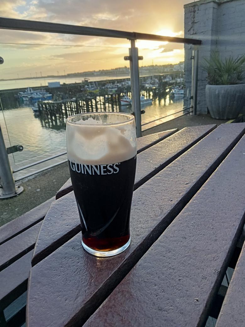 derek1910's tweet photo. Lovely day for it #outsidedrinking ๐ https://t.co/LiRmJYreFo