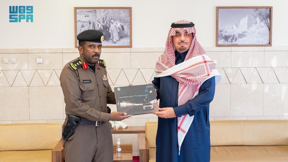 محافظ الدرعية يتسلم التقرير السنوي الأول لإدارة مرور المحافظة.
spa.gov.sa/N2049673
#واس_عام