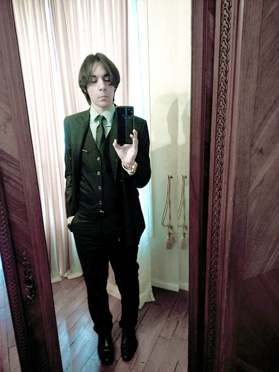 Ciel_PthWindsor's tweet image. His Royal Highness the young Christ Prince and English Earl Maxwell/Ciel/James Christ-Mitford spends the day at his mansion enjoying tea and reading the newspaper in his grand drawing room decorated with gold, wood, porcelain and fine crystals #youngmodel