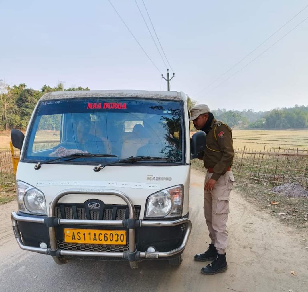 Naka Checking.

#জনহিতজনসেৱাৰ্থে
#FollowTrafficRules
#WearHelmet
#WearSeatBelt
#DoNotDrinkAndDrive
#UseDipperAtNight
#DriveSafeArriveSafe

@himantabiswa 
@CMOfficeAssam 
@gpsinghips  
@DGPAssamPolice
@assampolice 
@KangkanJSaikia