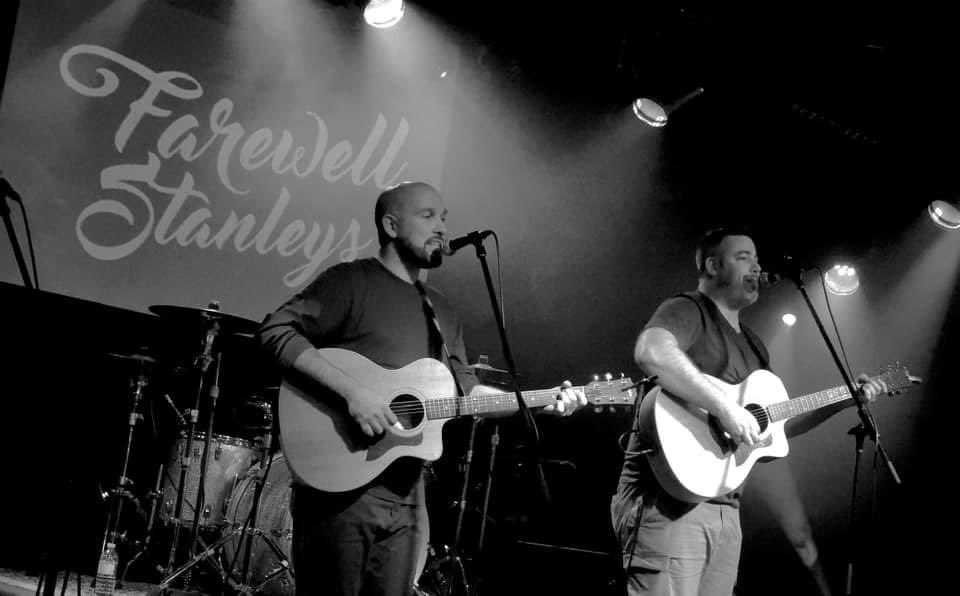 Nice shot from Friday at @EastsidesLondon opening acoustic for @BrotherLeeds ! If you have not been to Eastside Bar and Grill to listen to live music, you are missing out big time! A top of top of the line music venue!