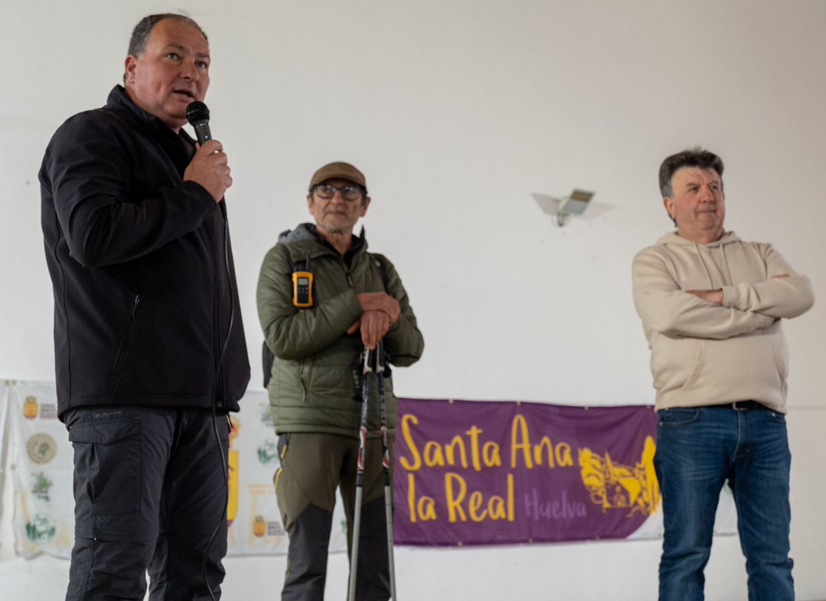 DipuHU's tweet photo. 🚶♂️💫 @dipuhu se ha unido a la jornada de senderismo solidario en #santaanalareal , en beneficio de la @ContraCancerEs , una actividad integrada en las Jornadas de Prevención y Concienciación contra el Cáncer y Memorial Antonio López Marín, organizada por el @AytoSantaAnaLaReal . https://t.co/JIsBu4qy0R