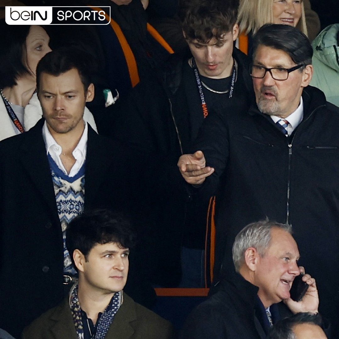 📸| Harry viendo el partido del Manchester United contra Luton hoy!