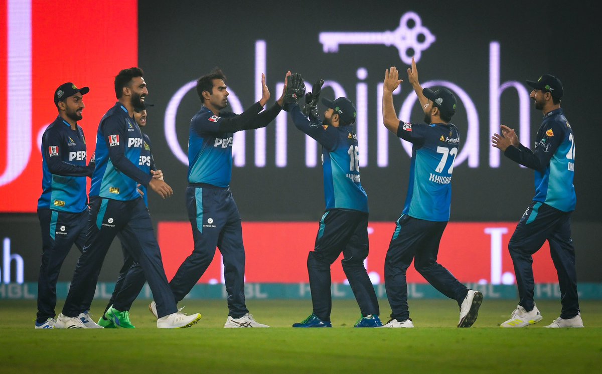 MultanSultans's tweet photo. Did we.. break the internet? 👀

#HBLPSL9 | #SultanSupremacy | #MSvKK https://t.co/O1eLgzDNgj