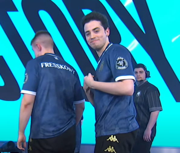 Goat 🐐had to fistbump himself 
i see you <a href="/AlVaRo710_/">Alvaro🦉</a> ❤️