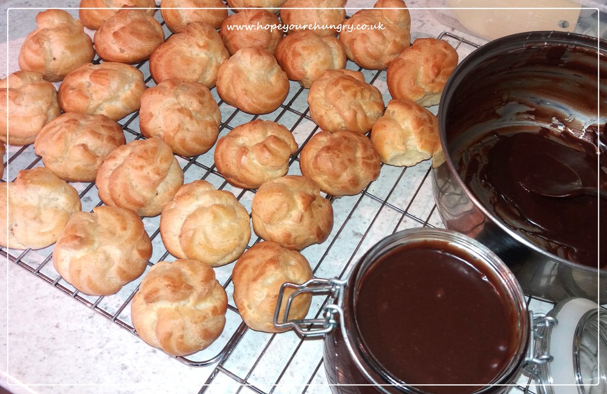 re_hungry's tweet photo. Happy #Sunday lovely Hungrys! These petite pastries taste magnifique - recipe: https://t.co/6ztDwzKdLB Delicious, dainty #profiteroles - a dessert perfect for sharing! Stay hungry! ;) x #bakeithappen #pastry #patisserie #pateachoux #choux #cream #dessert #chocolate #homemade https://t.co/fOaMRVt8Sf