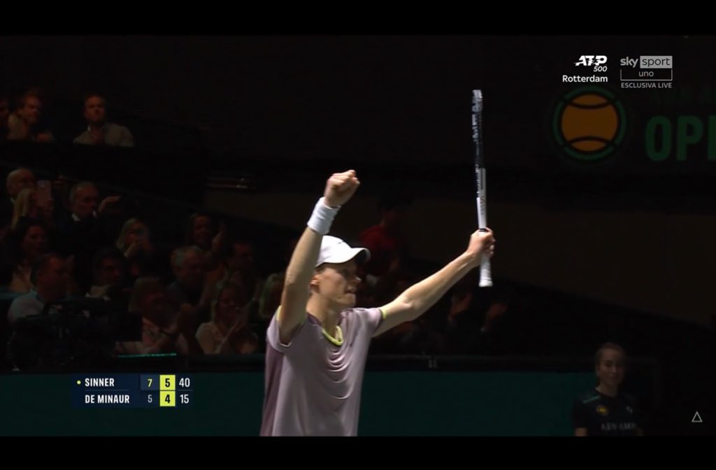 Riprendiamo da dove avevamo lasciato,
Dopo gli Australian Open Sinner batte De Minaur 7-5 6-4 in finale dell'ATP 500 di Rotterdam #Sinner #atptour.