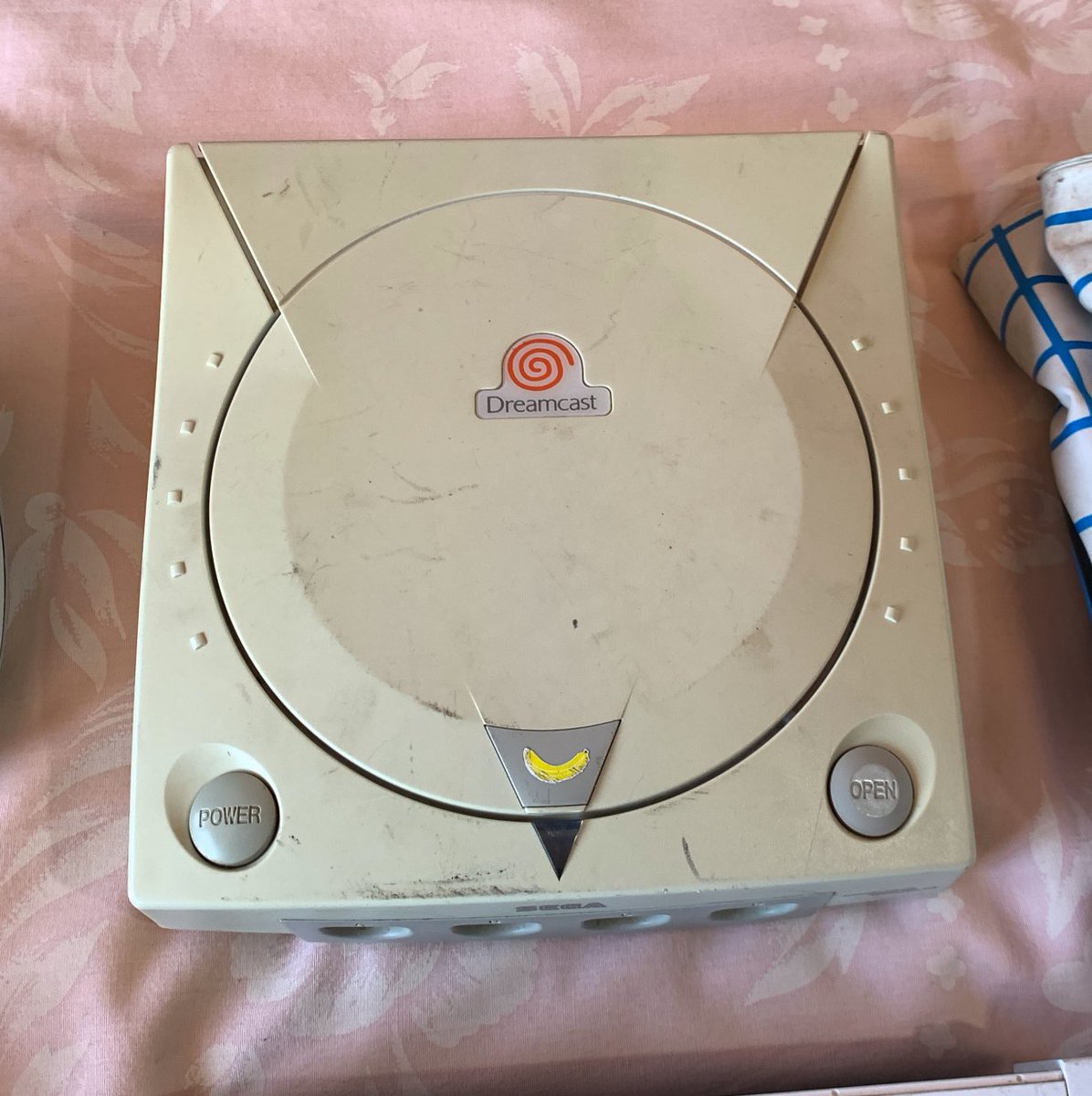 KafeiLoera's tweet photo. Cosas de videojuegos rescatadas de un tianguis de segunda mano... Ahora a darles una limpiadita. ♥ #RetroGaming #Nintendo #Sega #PlayStation #StarTrek #PowerPad https://t.co/u5etMjoVg7