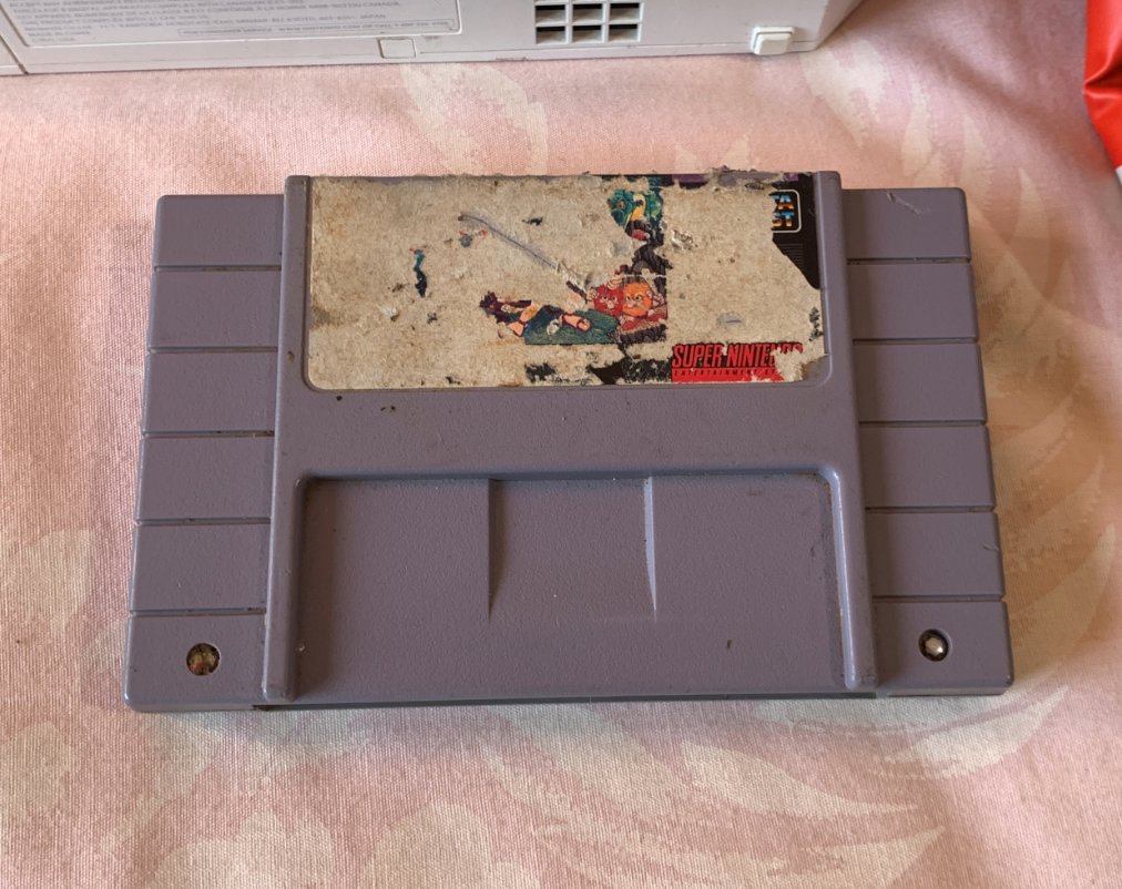 KafeiLoera's tweet photo. Cosas de videojuegos rescatadas de un tianguis de segunda mano... Ahora a darles una limpiadita. ♥ #RetroGaming #Nintendo #Sega #PlayStation #StarTrek #PowerPad https://t.co/u5etMjoVg7